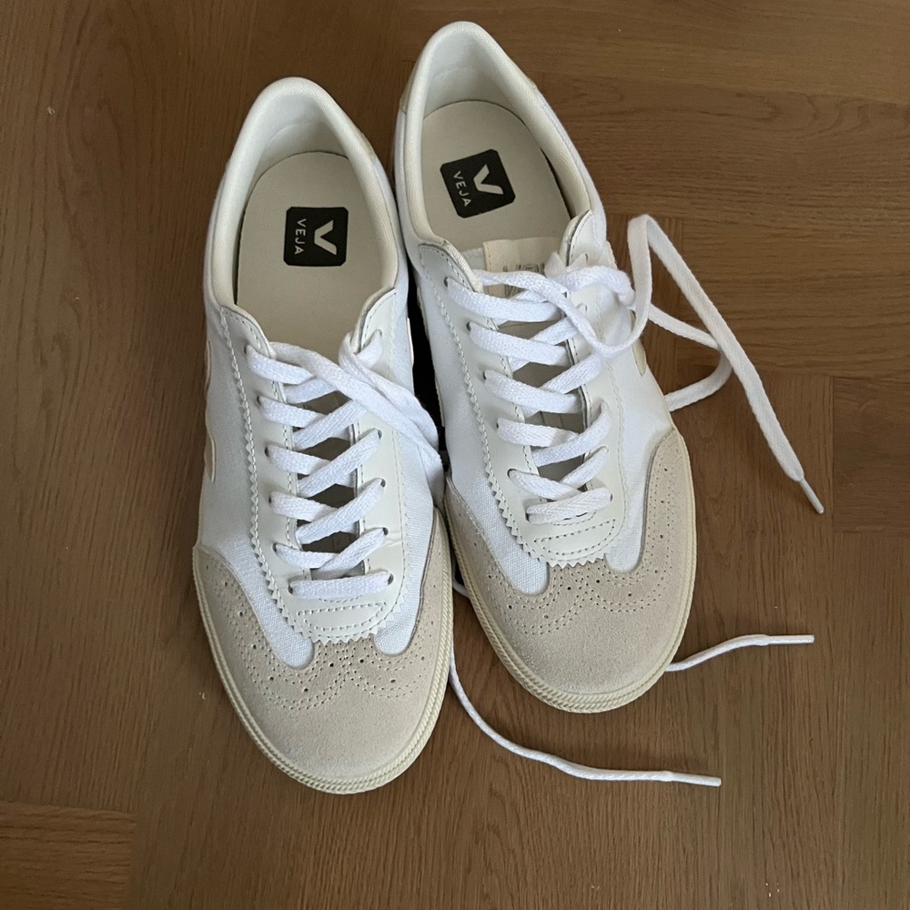 Worn once: Tan Veja Sneakers